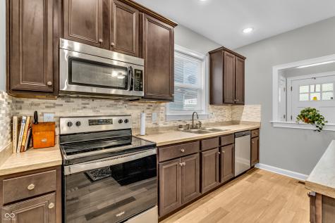 31 E Parkview Avenue Indianapolis IN 46201