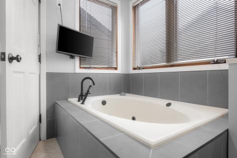 2917 Silver Fox Drive Columbus IN 47203