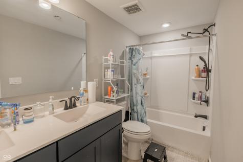 8910 Howlett Lane Indianapolis IN 46259