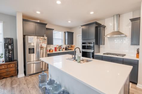 8910 Howlett Lane Indianapolis IN 46259