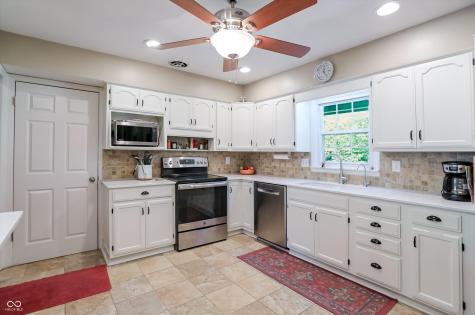 1675 E 81st Street Indianapolis IN 46240