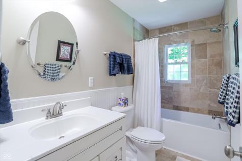 1675 E 81st Street Indianapolis IN 46240