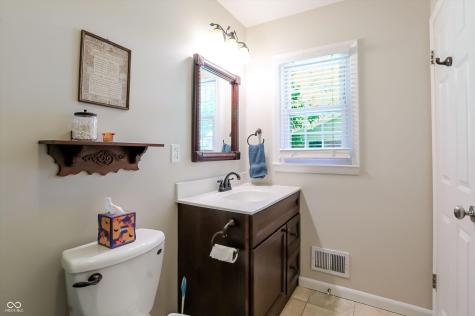 1675 E 81st Street Indianapolis IN 46240