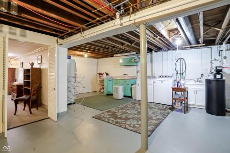 1675 E 81st Street Indianapolis IN 46240