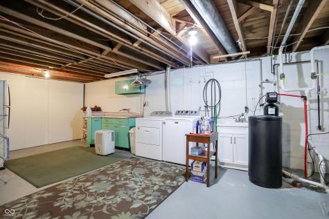 1675 E 81st Street Indianapolis IN 46240