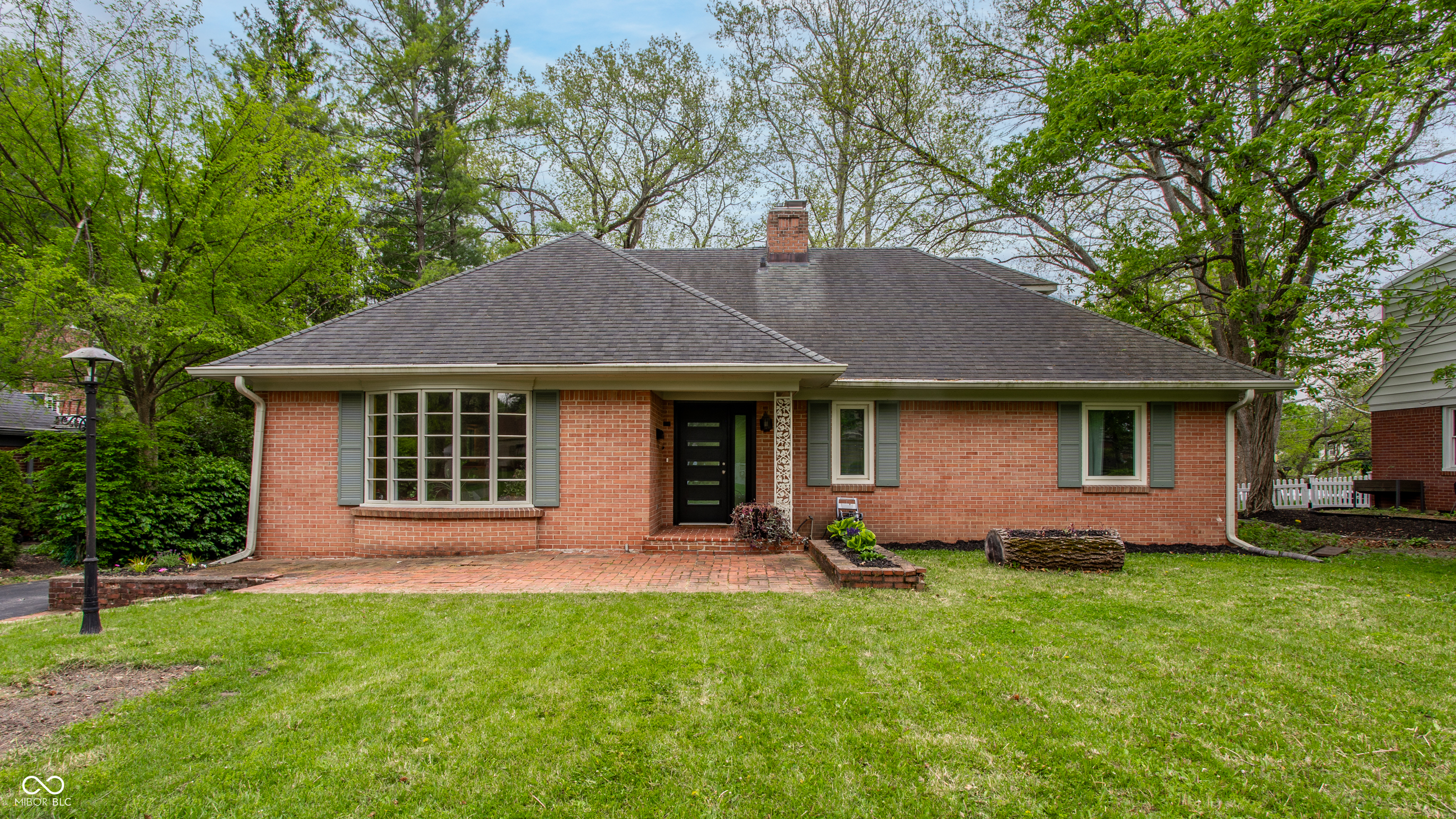 717 E 70th Place Indianapolis IN 46220