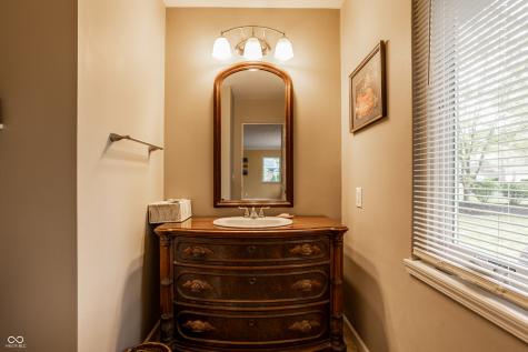 717 E 70th Place Indianapolis IN 46220