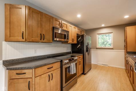 717 E 70th Place Indianapolis IN 46220