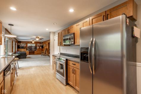 717 E 70th Place Indianapolis IN 46220