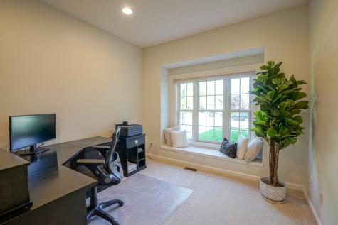 8823 Pin Oak Drive Zionsville IN 46077