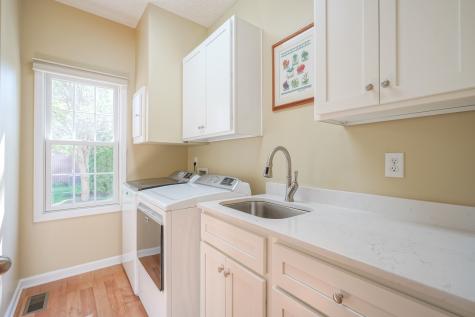 8823 Pin Oak Drive Zionsville IN 46077