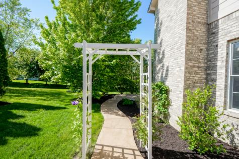 8823 Pin Oak Drive Zionsville IN 46077