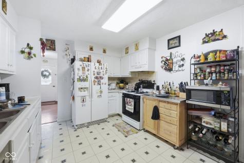 210 Rockberry Drive Carmel IN 46032