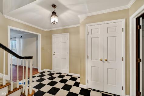 8169 Brent Avenue Indianapolis IN 46240