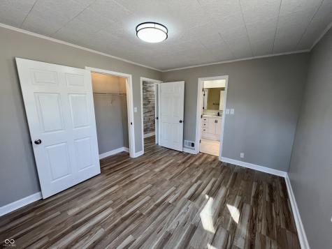 5736 Sharon Road Indianapolis IN 46228