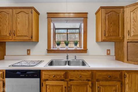 10284 S 550 W Columbus IN 47201