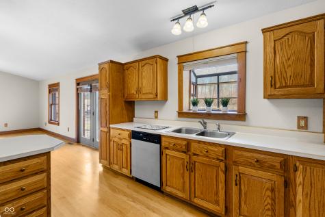 10284 S 550 W Columbus IN 47201