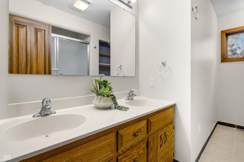 10284 S 550 W Columbus IN 47201