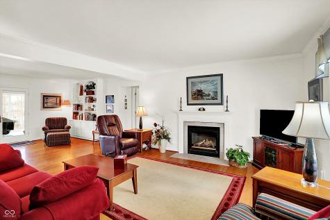 656 Spring Hills Drive Zionsville IN 46077
