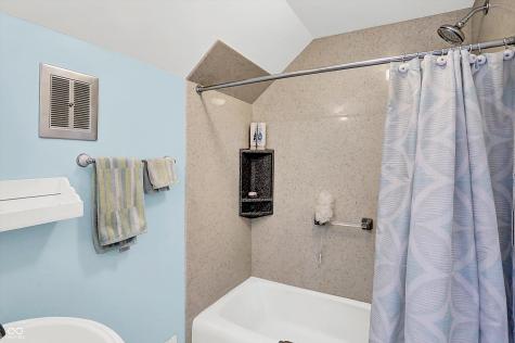 656 Spring Hills Drive Zionsville IN 46077