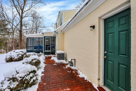 656 Spring Hills Drive Zionsville IN 46077