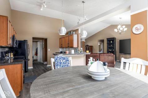 1511 Amberwoods Court Indianapolis IN 46239