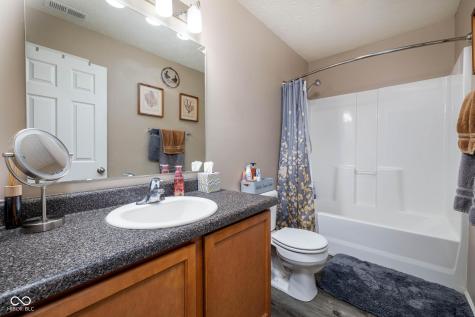 1511 Amberwoods Court Indianapolis IN 46239