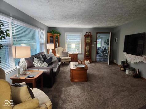 1322 Greenway Drive Anderson IN 46011