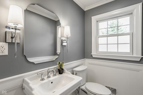 3750 Briarwood Drive Indianapolis IN 46240
