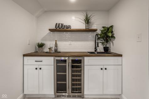 3750 Briarwood Drive Indianapolis IN 46240