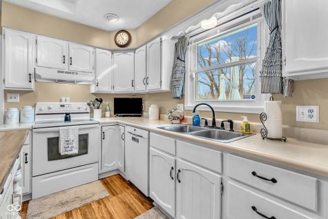 10345 Whispering Winds Street Indianapolis IN 46234