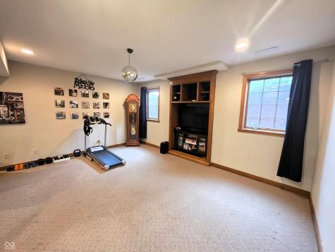 2418 Somerset Circle Franklin IN 46131