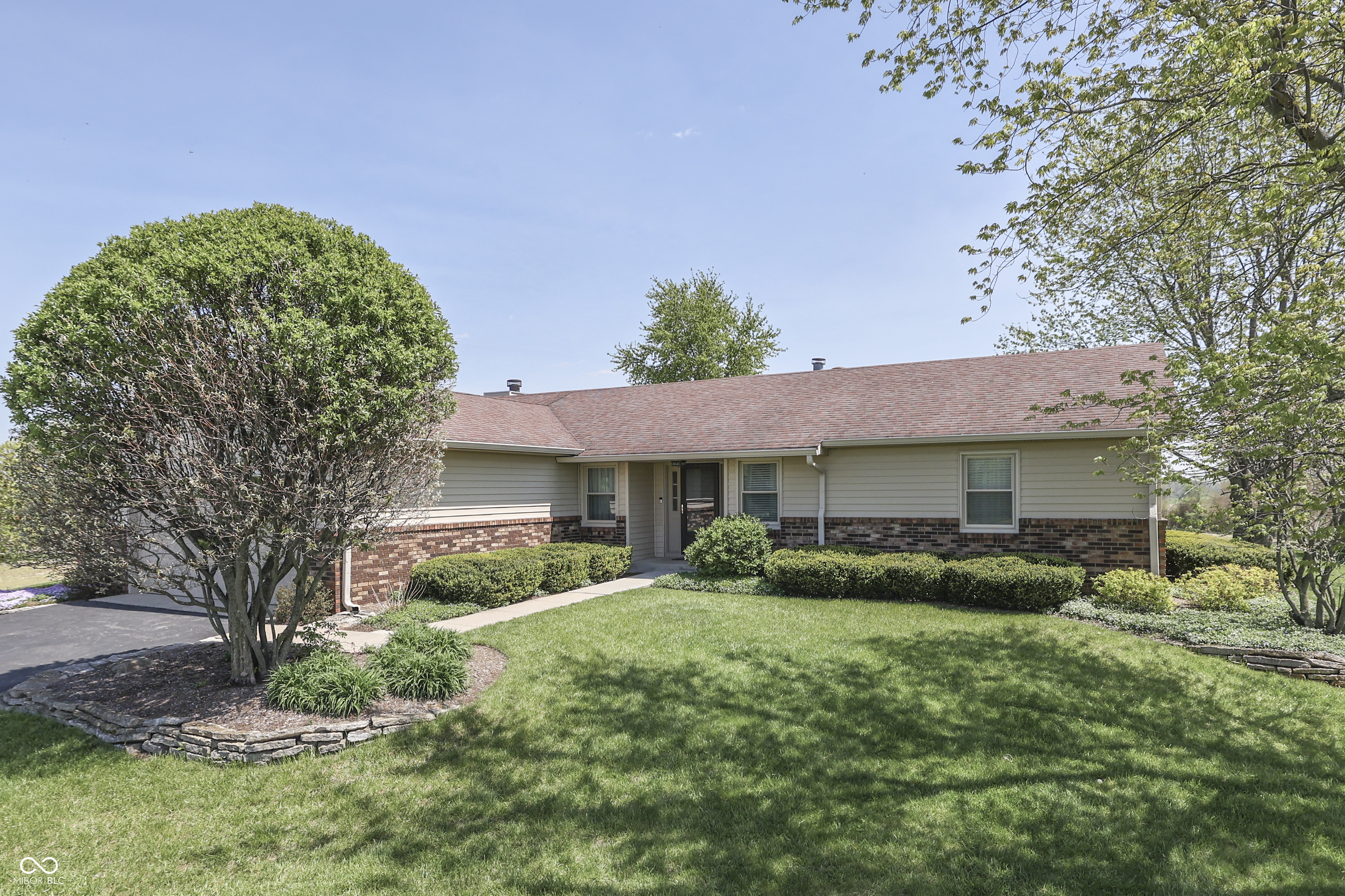 407 N Matthews Road Greenwood IN 46143