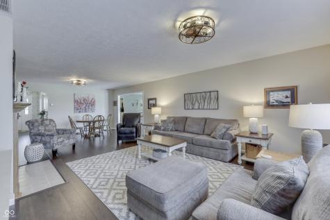 407 N Matthews Road Greenwood IN 46143