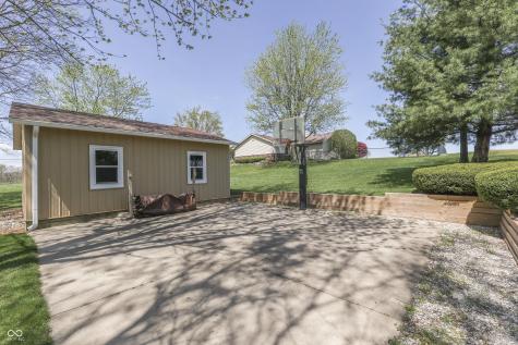 407 N Matthews Road Greenwood IN 46143