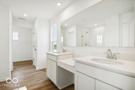 15977 Tharp Woods Drive Fishers IN 46037