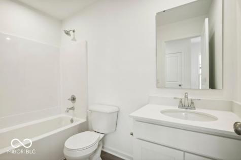 15977 Tharp Woods Drive Fishers IN 46037