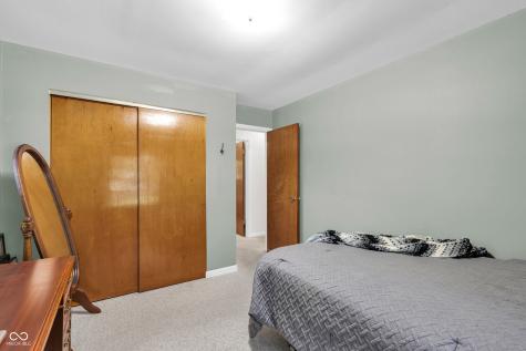 2 Oakmont Court Beech Grove IN 46107