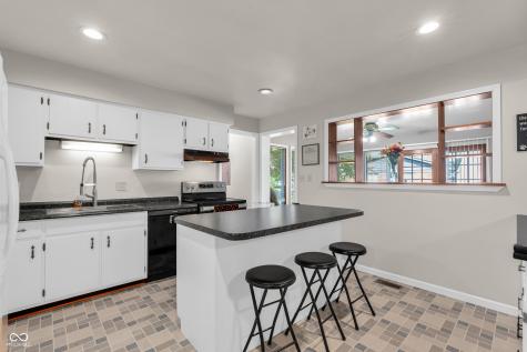 2 Oakmont Court Beech Grove IN 46107