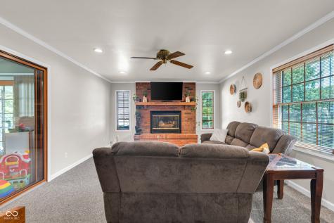 2 Oakmont Court Beech Grove IN 46107