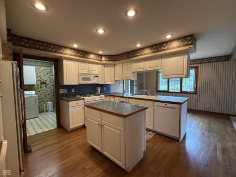 1304 Park Meadow Drive Beech Grove IN 46107