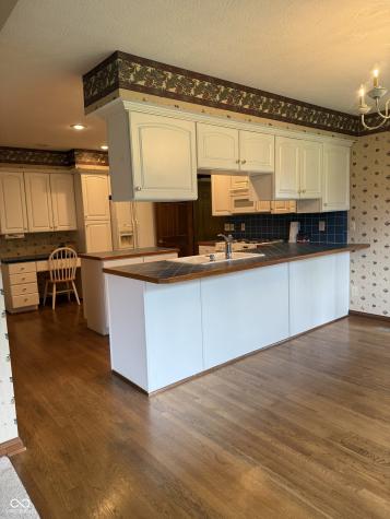 1304 Park Meadow Drive Beech Grove IN 46107