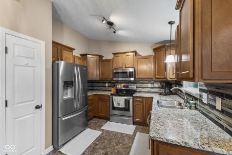 5519 Black Cherry Circle Indianapolis IN 46237