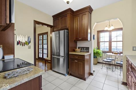 5454 N Illinois Street Indianapolis IN 46208