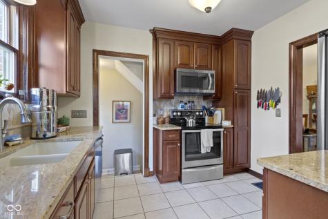 5454 N Illinois Street Indianapolis IN 46208