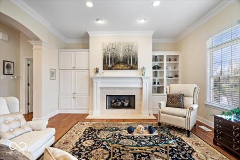 743 Hanover Close Zionsville IN 46077