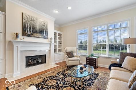 743 Hanover Close Zionsville IN 46077