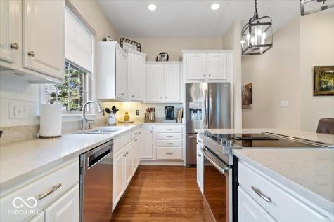 743 Hanover Close Zionsville IN 46077