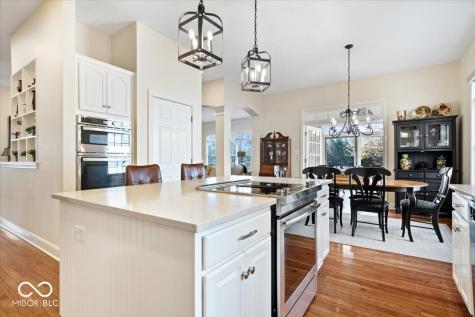 743 Hanover Close Zionsville IN 46077
