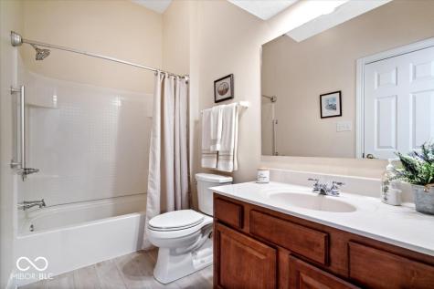 743 Hanover Close Zionsville IN 46077